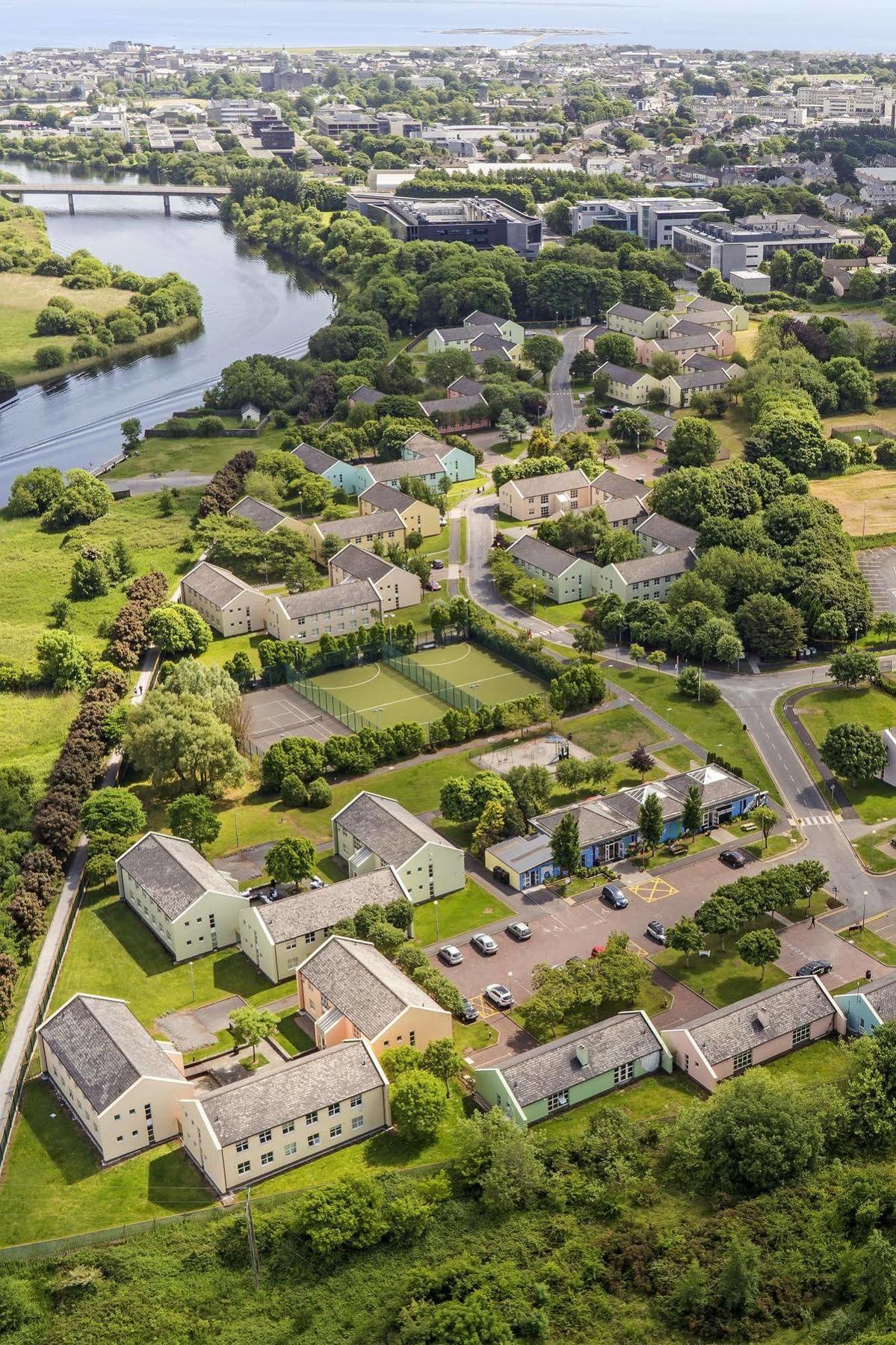Corrib Village Apartments University Of Galway Eksteriør bilde